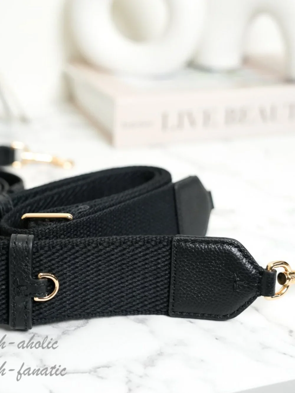 Tory Burch Thea Pebbled Leather Flap Crossbody Shoulder Bag in Black NWT